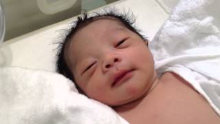 preview picture of video 'My Baby Soon after Birth 1/2 - 誕生直後の龍矢ちゃん 1/2 (2012/03/05)'