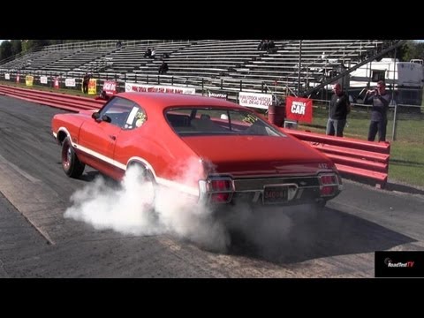 Rare 426 Hemi Road Runner vs Olds 442 W-30 - 1/4 Mile Drag Race Video- Road Test TV ®