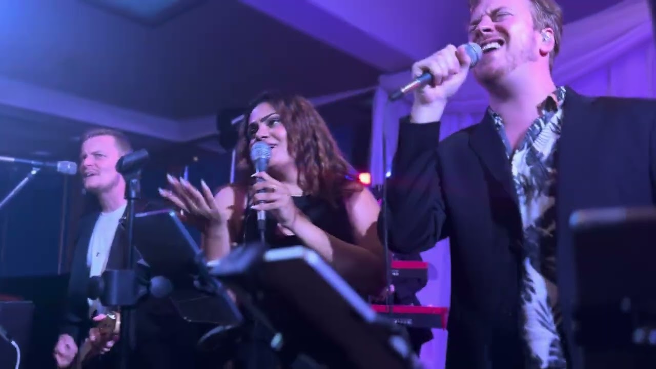Promotional video thumbnail 1 for Champagne Live