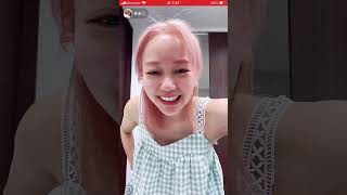 ライブ配信　寝起きすっぴんギャルママの部屋着は魅力的　胸チラ　谷間