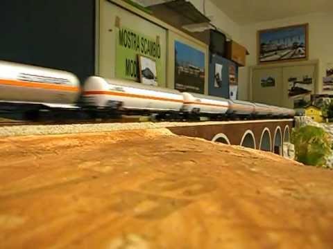 Classe 60.001 Bulmarket con treno di cisterne per trasporto gas