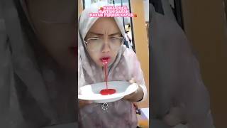 Download lagu Mama BociL vomits blood eating cotton candy_Mama & agra #clown #ice cream #farelprayoga #ghost mp3