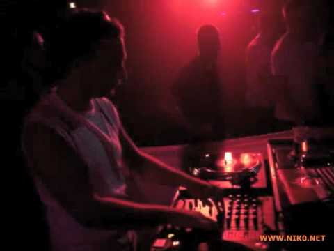 n.i.k.0 mix  valentino kanzyani @ metropolis, paris 2005