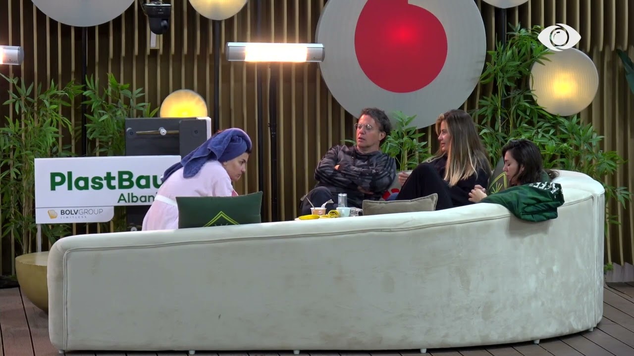 Laerti këndon dhe Valbona e shoqëron