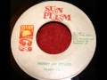 U ROY + SKYNATION   Merry go round + merry dub (1976 Sun plum)