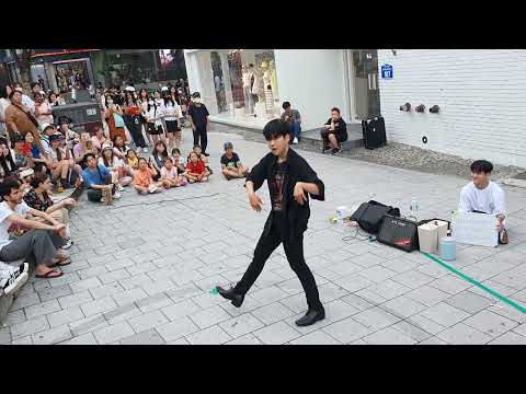[STREET ARTIST] YU KAGAWA, HYOJIN & YOUNGWON. INTERACTIVE HONGDAE BUSKING. 230705.