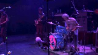 Sloan Live At the edge of the scene.wmv