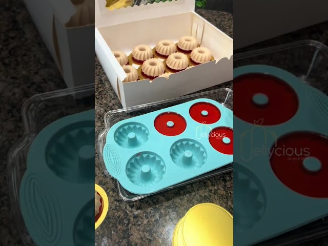 Vídeo relacionado con Molde de silicona de mango 3D para postres de silicona para hornear, gelatina, mousse, fondant, bombones, frutas y chocolate, molde de silicona reutilizable (29,7 x 17,4 x 2 cm, 10 huecos)