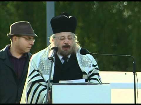 11 Ale Malei Rachamim - Cantor Chaim Adler