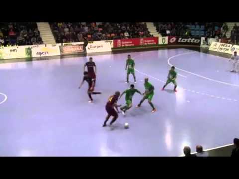 Paradas de Raúl Jiménez en el Magna Gurpea - FC Barcelona Lassa. J25. 1ª Div