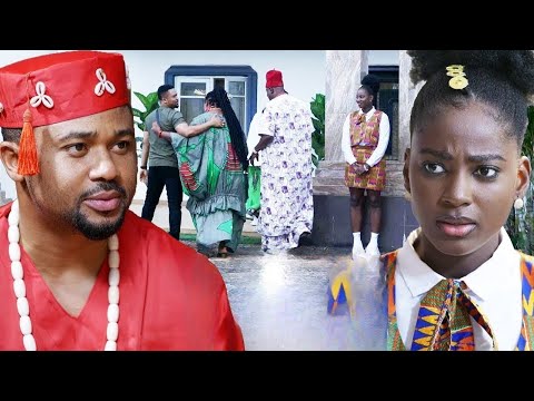 On His Return From Abroad The Rich Prince Fell In Love At First Sight With The Common Palace Maid