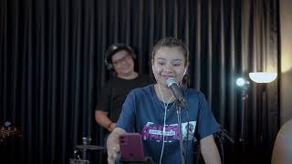 Download lagu HATI YANG LUKA COVER-DELISA HERLINA & 3 PEMUDA BERBAHAYA mp3