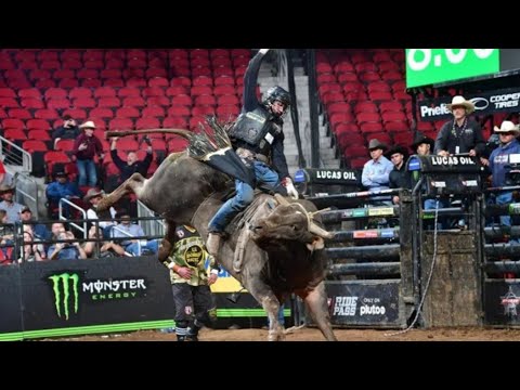 Dener Barbosa rides Blue Duck 90.25 points in Louisville
