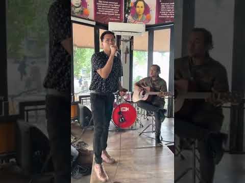 True Love - Dhany katahati feat Mel Ramlan (Live akustik in Jakarta)