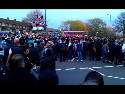 India Win Cricket Worldcup 2011 - Celebrations Queensbury Circle - Chakde India!!