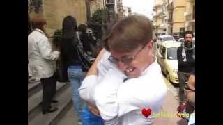 preview picture of video 'Free Hugs - Abbracci Gratis a San Nicola L'Arena'