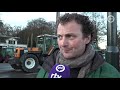 Boze boeren weer op pad, tientallen trekkers langs de weg