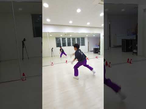 RAMENGVRL x AWICH - BOMBAE 踊ってみた♪ @RAMENGVRLOFFICIAL #shorts @Awich