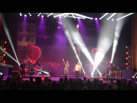 BERE GRATIS si GIULIA - Două Inimi (fragment)| SALA PALATULUI 27 10 2016 LIVE-18 ANI FRATE !