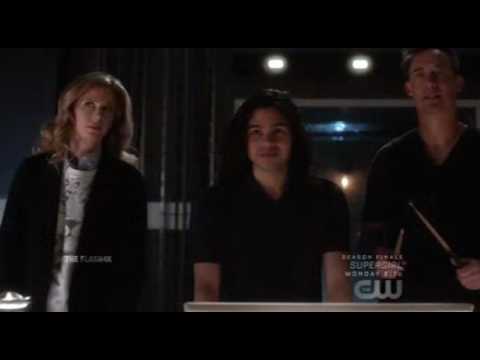 The Flash 3x22 Savitar Tricks Team Flash