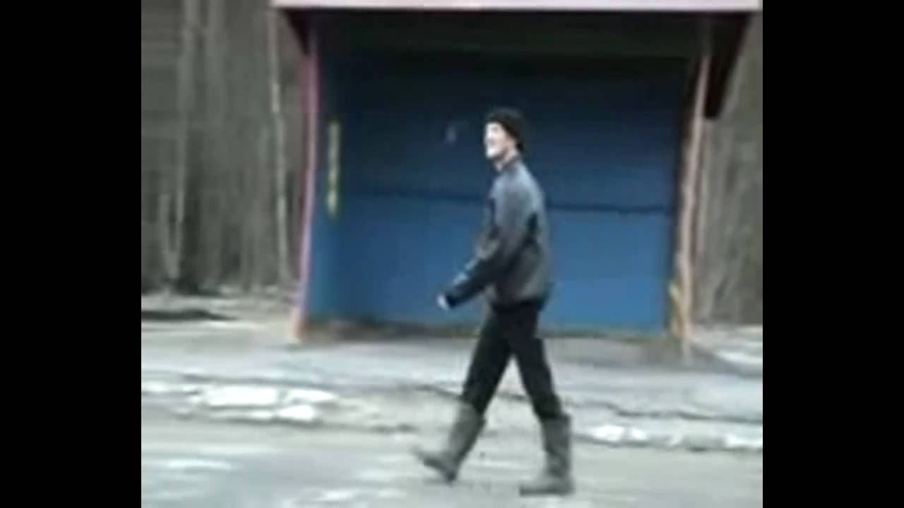 Песня наконец то еду я на родину. На родину я еду к корешам. Наконец то еду я на родину. Вне зоны еду на родину к корешам.