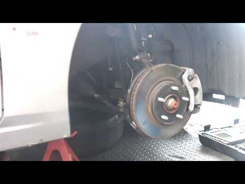 2011-2017 Nissan Quest How To Remove Front Strut Lower Bolts