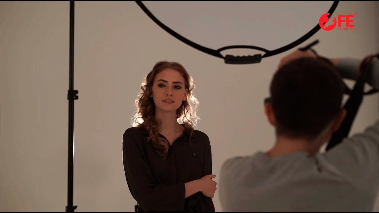 Отражатель Falcon Eyes CFR-42G HL золотистый 106см