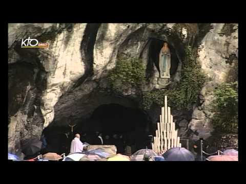 Chapelet à Lourdes