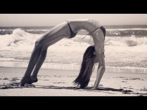 [Watch] Miranda Kerr's Fox And Friends Yoga Demonstration