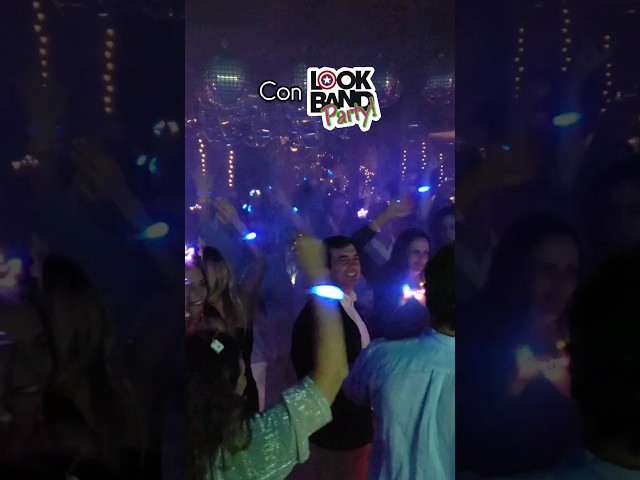 Vídeo relacionado con Abanico Plegable LED: El complemento Fiestas, Festivales, Discotecas y conciertos de música (Rojo)
