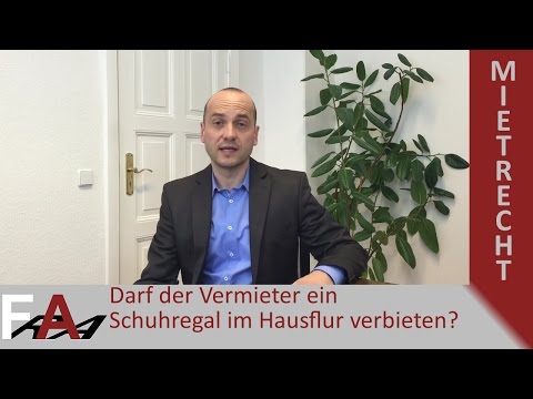 Darf der Vermieter ein Schuhregal im Hausflur verbieten? | Mietrecht
