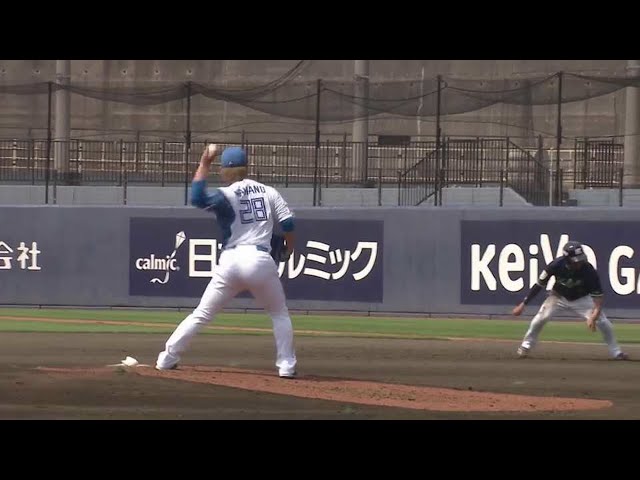 【ファーム】ファイターズ・河野竜生 素早い牽制球でランナーをアウトにする!! 2022年5月18日  北海道日本ハムファイターズ 対 東京ヤクルトスワローズ