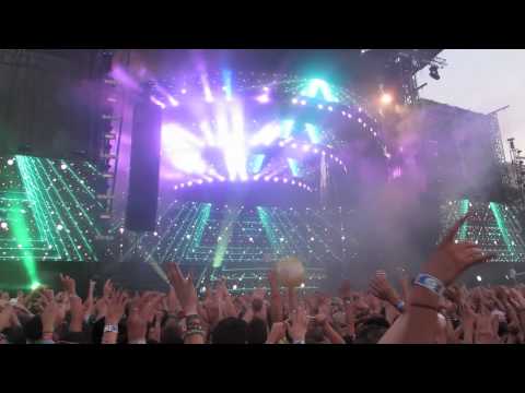 Calvin Harris "I'm Not Alone" Live at Lollapalooza 2012