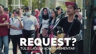Download lagu PENGAMEN JALANAN PATEN! Penonton Membludak Hingga Macet! Ampun Mak Beti mp3