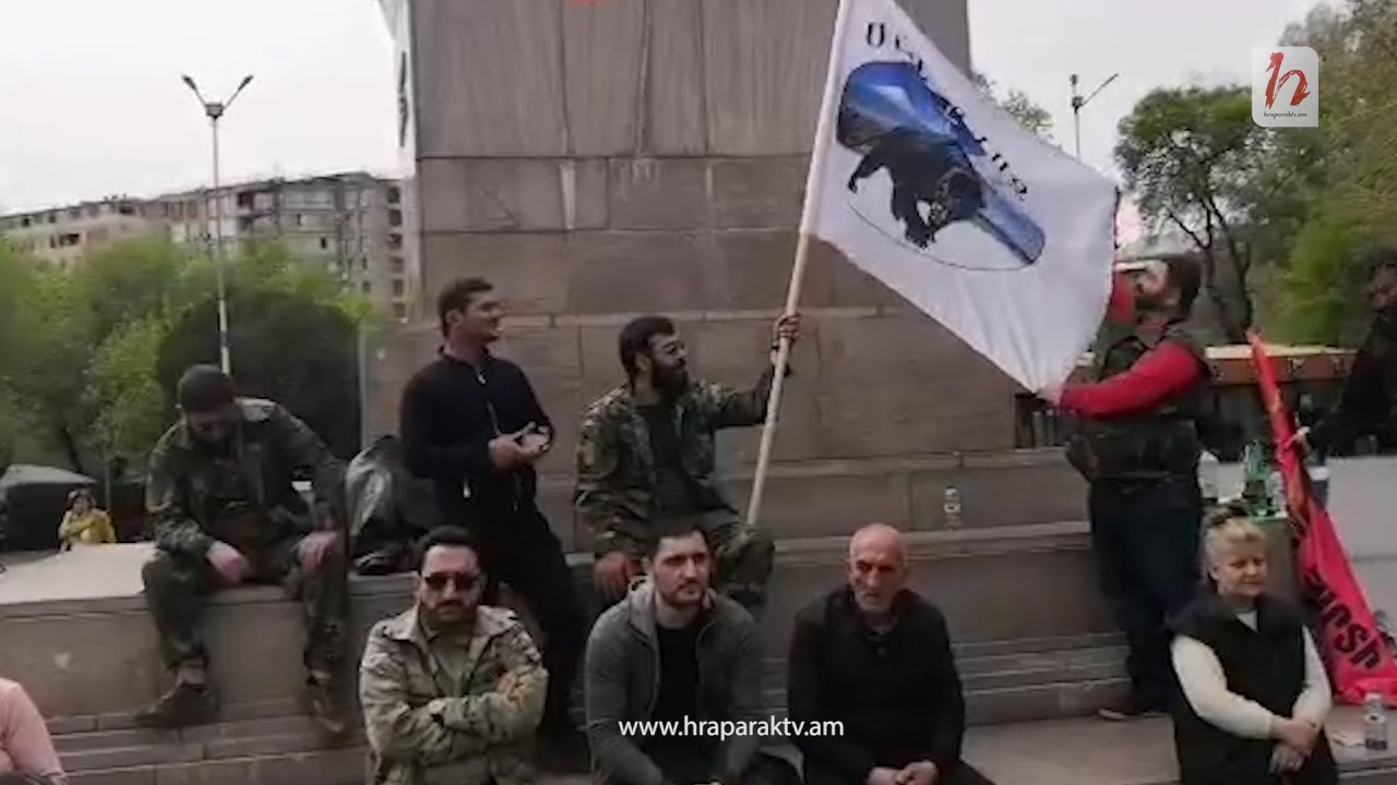Քաջ Ռուստամն էր գալիս. Ազատության հրապարակում երգում են