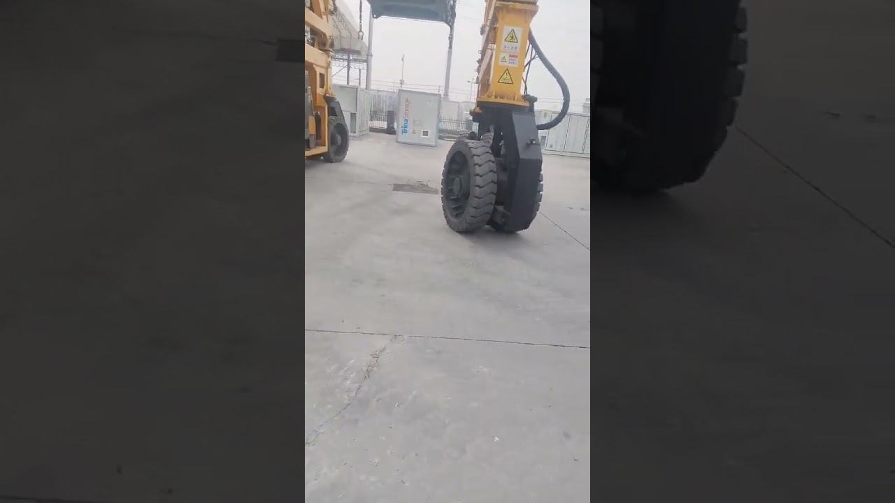 Straddle Carrier Delivered & In Operation at Customer Site#StraddleCarrier #PortEquipment#China