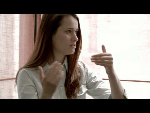 Nicoleta Vacaru - fata pânzelor de batic și a amprentelor de cafea