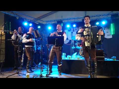 Oberkrainer Kameraden / Pajdaši - Wecker Polka / Rana ura, huda ura