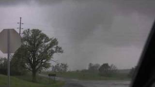 preview picture of video 'INCREDIBLE! Novinger / Kirksville tornado May 13, 2009'