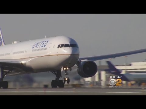 United Airlines Dress Code Dispute