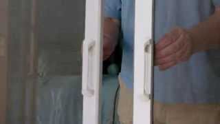 Download the video "The Benefits of Phantom Retractable Screens"