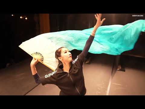 Classical Chinese Dance - Fan Dance