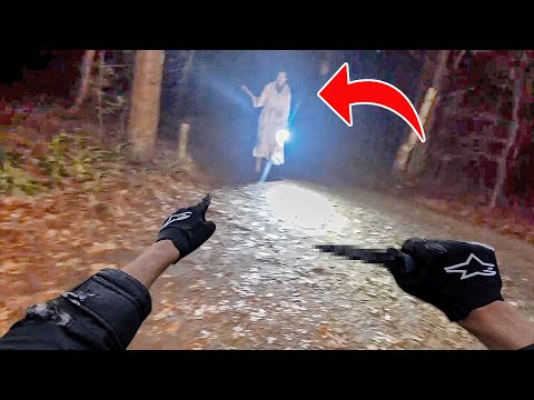 ik vind de vrouw met een hakbijl die siaz aanviel... (politie)