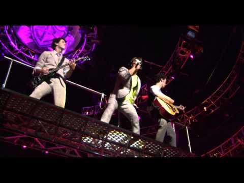 Jonas Brothers - That's just the way we roll (Concert) HD