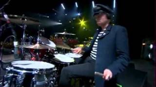 Gorillaz - Welcome To The World Of The Plastic Beach (Live @ La Musicale)
