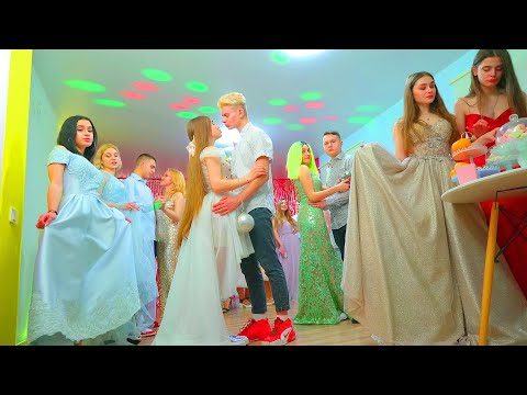 New Year's PROM at the cheerleading school! What a wish did Diana make for the New Year?