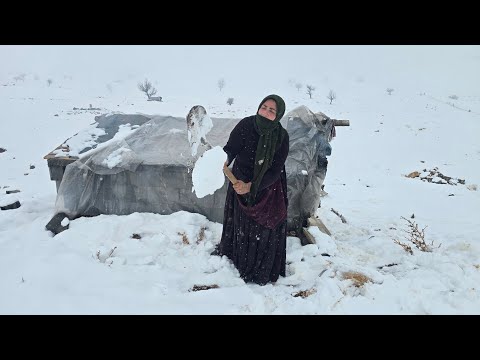 The happy life of this mother and her son in the pleasant snow with a delicious tea