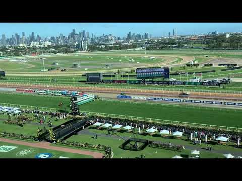 2021 Kennedy Oaks - Willowy Wins - Grandstand View