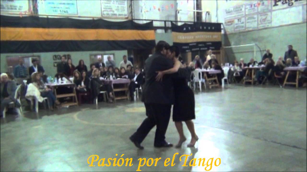 VALENTINA REY y DAVID LEDESMA Bailando el Tango TU EL CIELO Y TU en la MILONGA DEL MORAN
