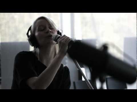 Gliss in-studio session on 88.5 KCSN w/ Nic Harcourt